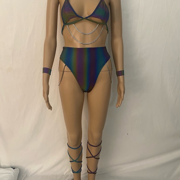 Two piece set - Picture 3 of 8